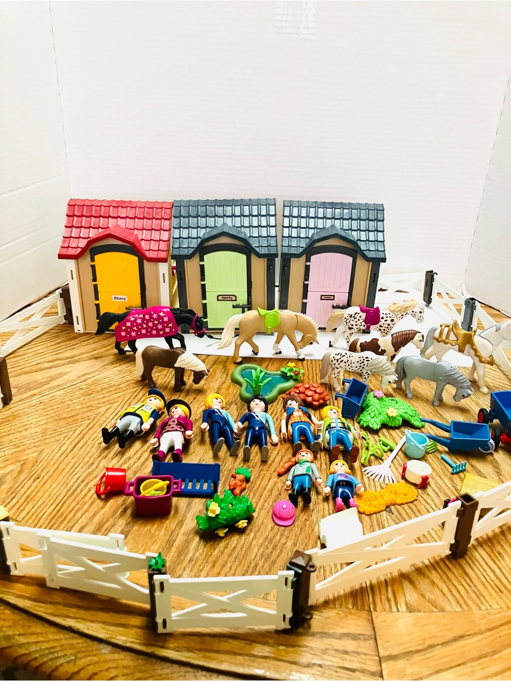 Playmobil Country Horse Stall Sets Ebony Jumper Sparky Incomplete 8 Figures/Pony